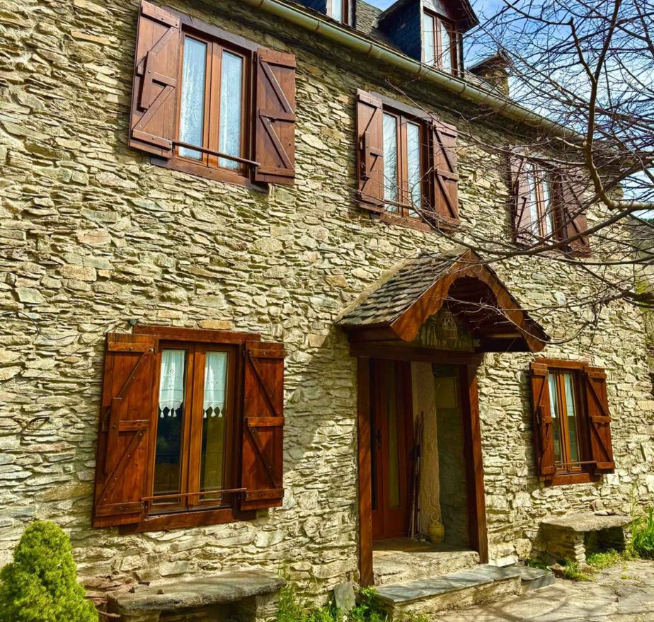 Pintures Occitanes Madera exterior Unha